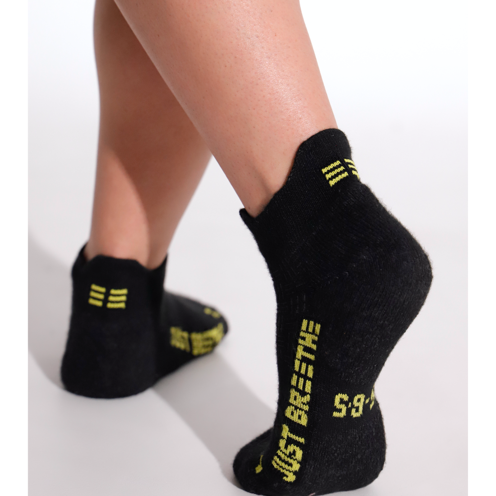 Tab Seamless Socks