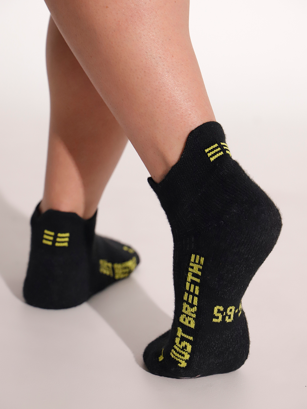 Tab Seamless Socks