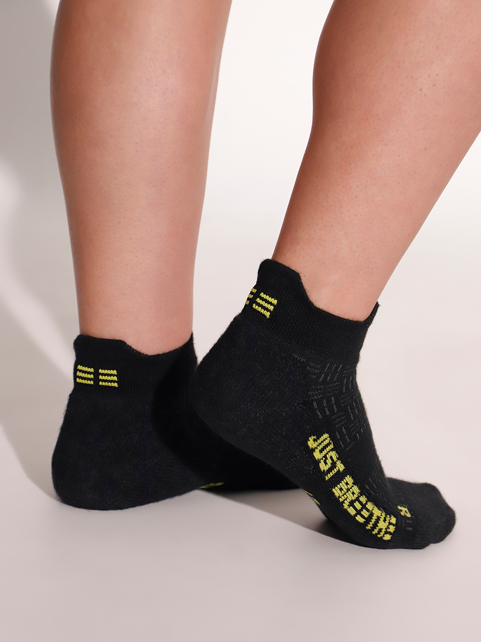 Tab Seamless Socks