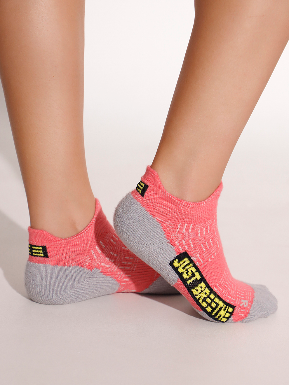 Tab Seamless Socks