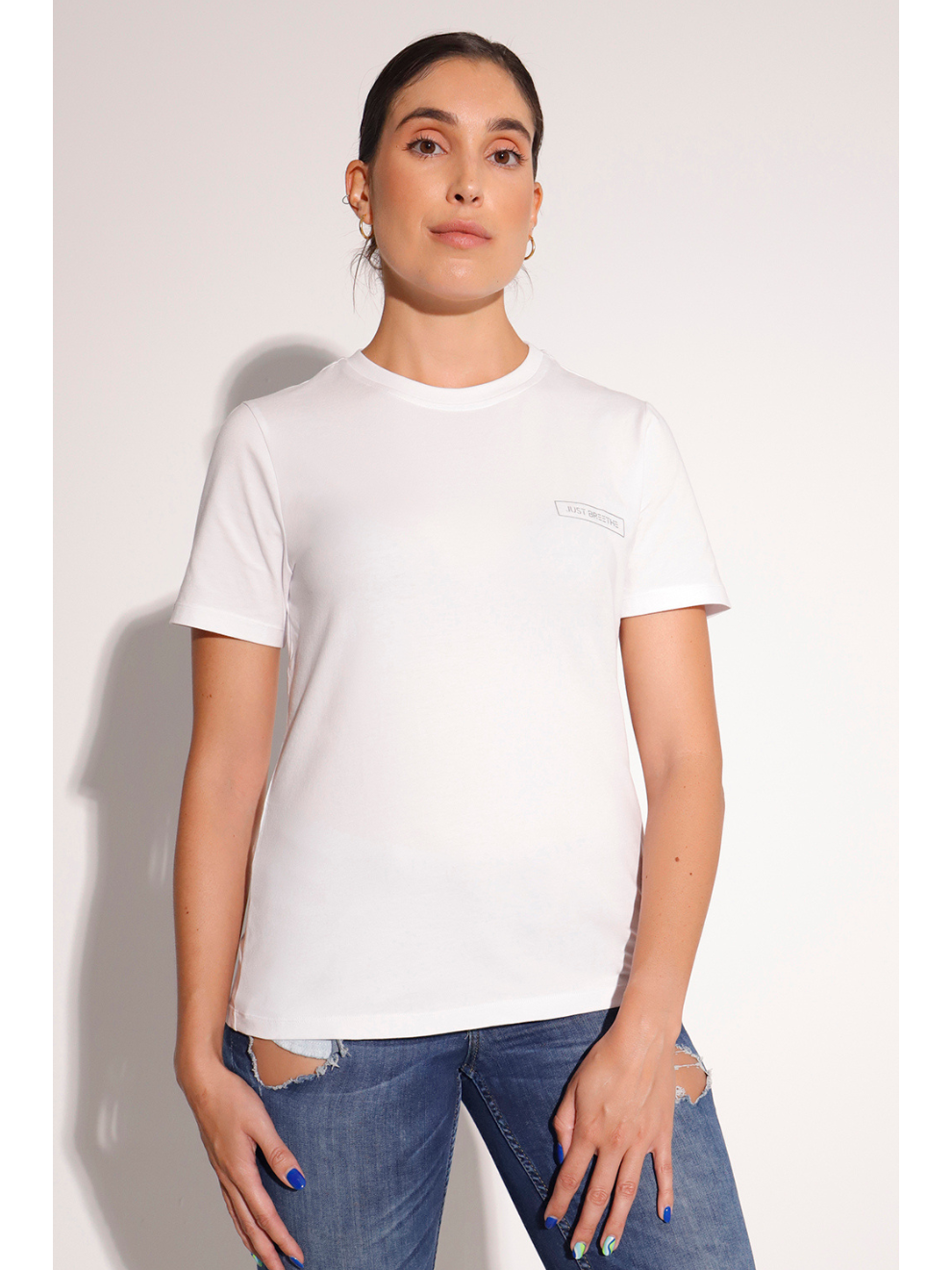 Breeth comfortable cotton womens short sleeve T-shirt in white