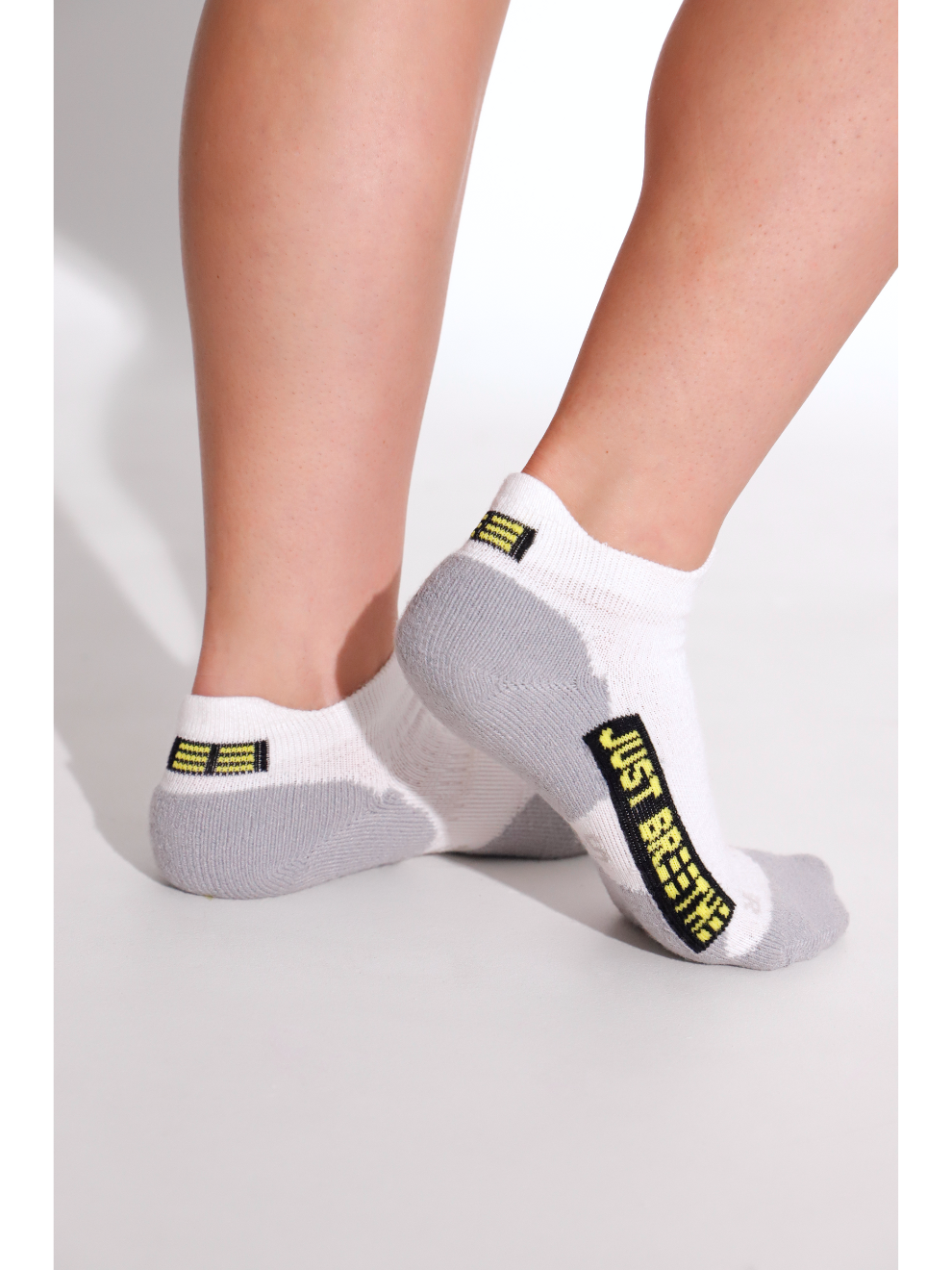 Tab Seamless Socks